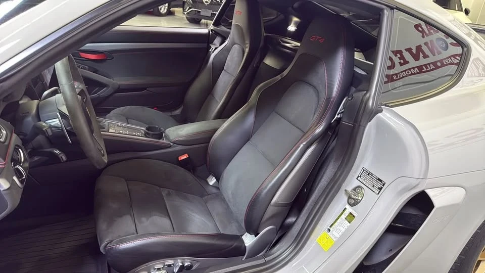 2021 Porsche 718 Cayman - Image 19 of 20