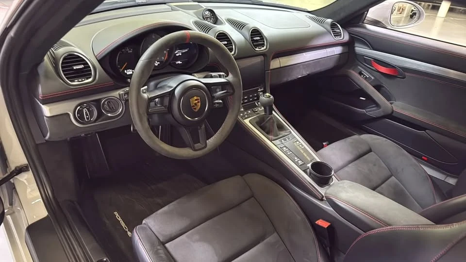 2021 Porsche 718 Cayman - Image 17 of 20