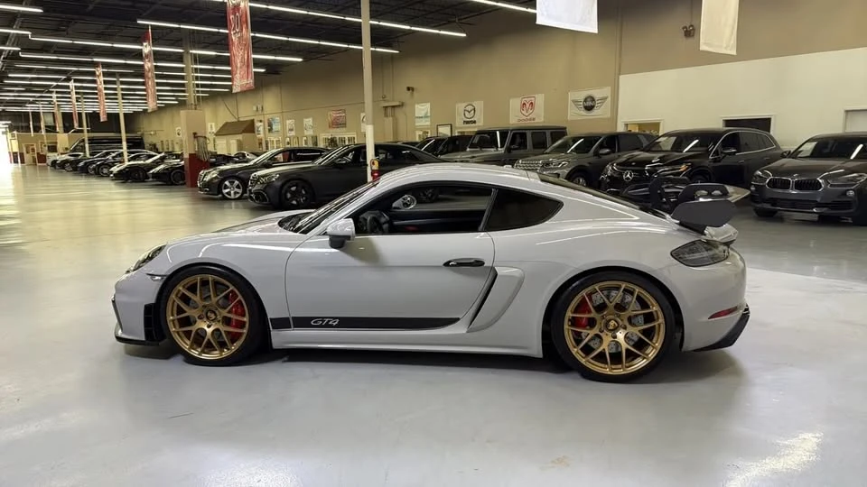 2021 Porsche 718 Cayman - Image 8 of 20