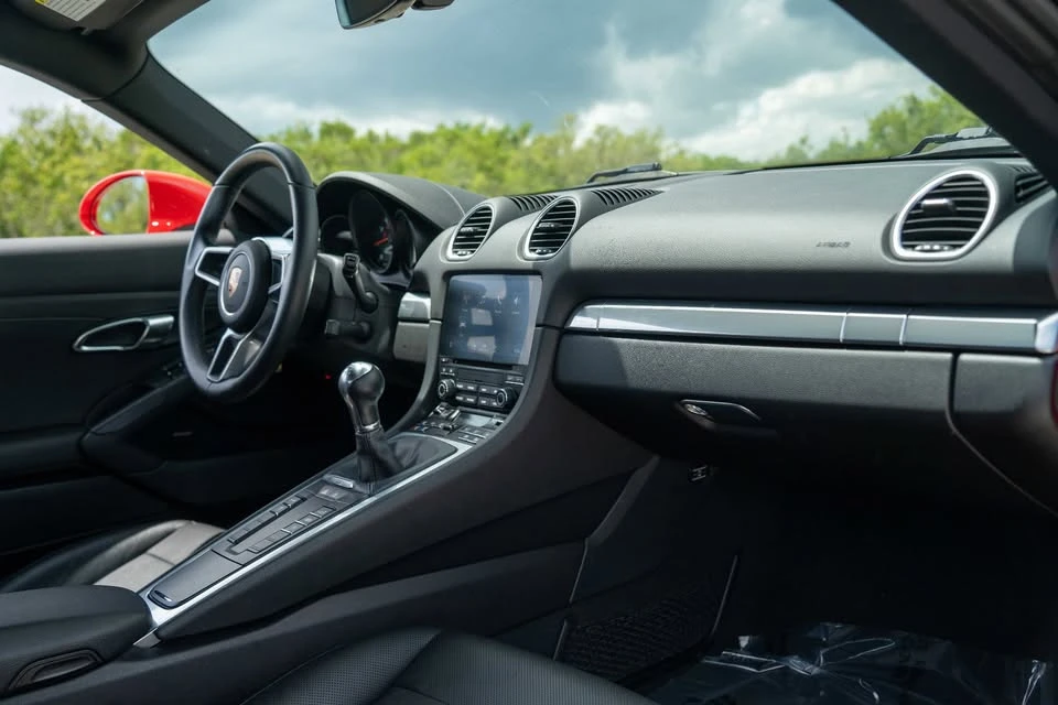2021 Porsche 718 Cayman - Image 19 of 20