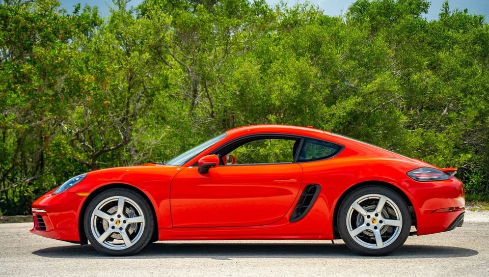 2021 Porsche 718 Cayman - Image 12 of 20