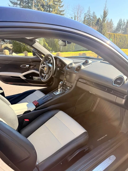 2021 Porsche 718 Cayman - Image 9 of 9