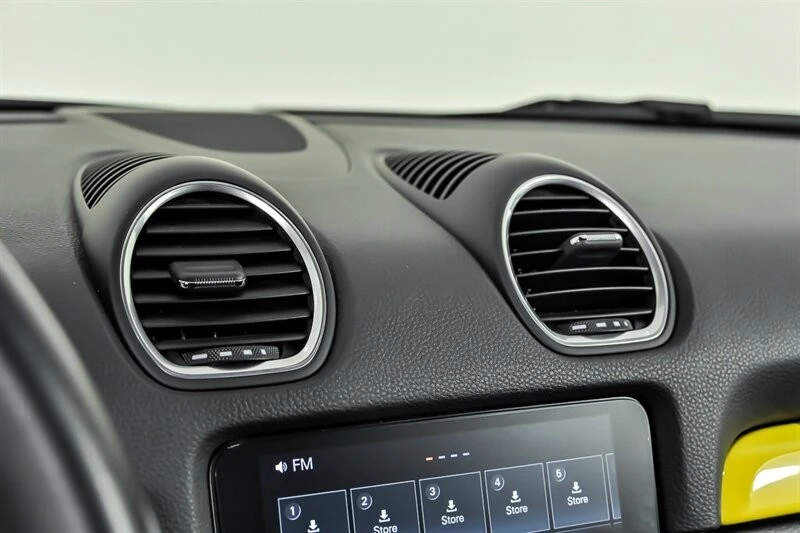 2021 Porsche Cayman - Image 27 of 31
