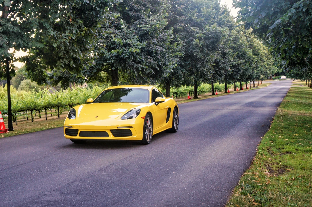 2021 Porsche 718 Cayman S - Image 15 of 31