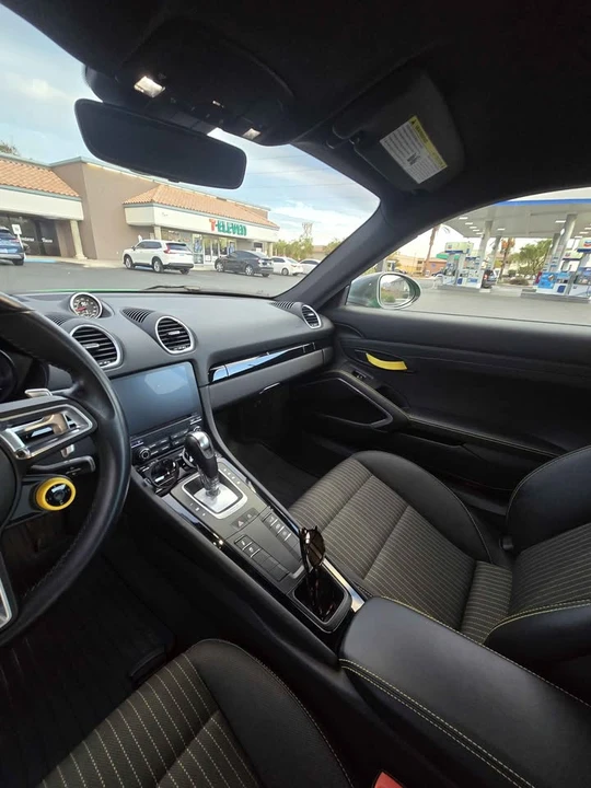 2021 Porsche 718 Cayman T - Image 5 of 9