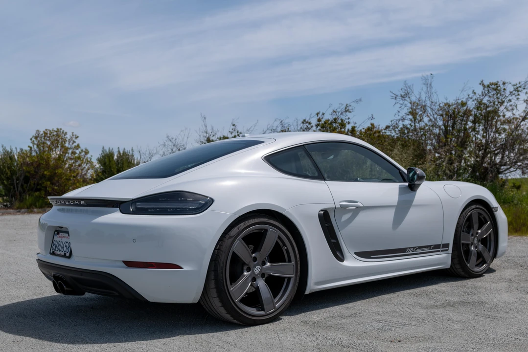 2021 Porsche 718 Cayman T - Image 15 of 31