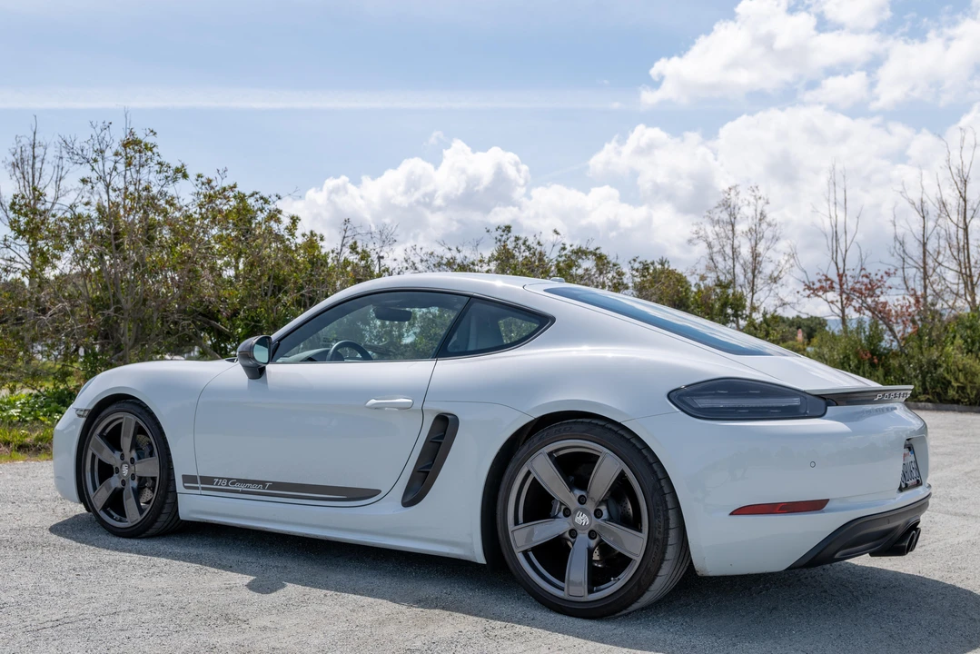 2021 Porsche 718 Cayman T - Image 10 of 31