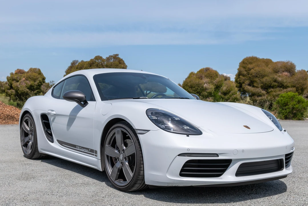 2021 Porsche 718 Cayman T - Image 19 of 31