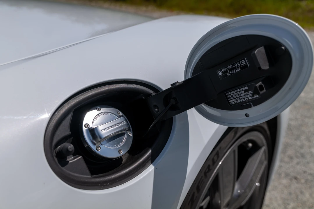 2021 Porsche 718 Cayman T - Image 22 of 31