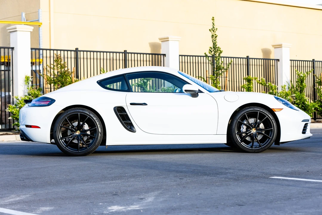 2021 Porsche 718 Cayman - Image 3 of 31