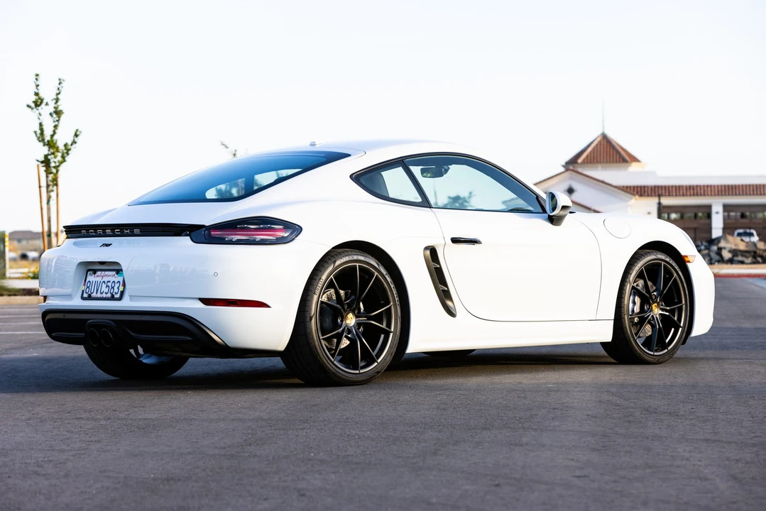 2021 Porsche 718 Cayman - Image 4 of 31