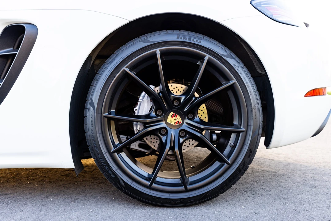 2021 Porsche 718 Cayman - Image 28 of 31