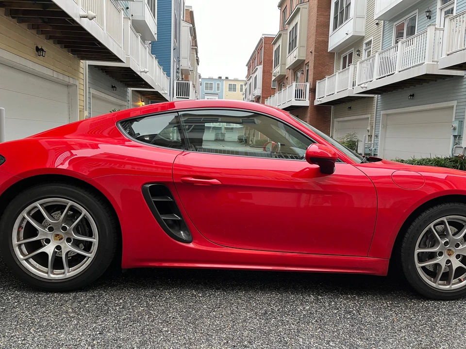 2021 Porsche 718 Cayman - Image 25 of 31