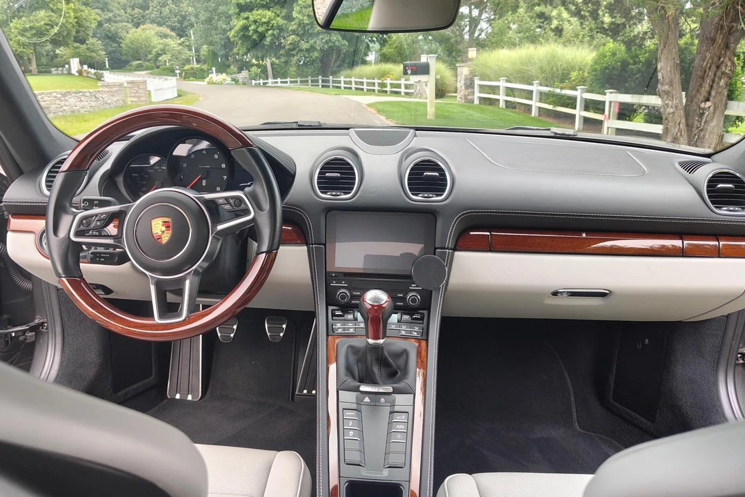 2021 Porsche 718 Cayman - Image 28 of 31