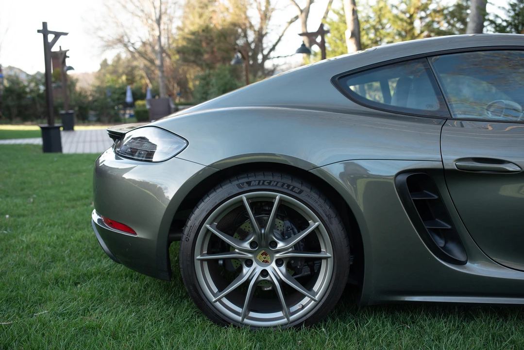 2021 Porsche 718 Cayman - Image 30 of 31