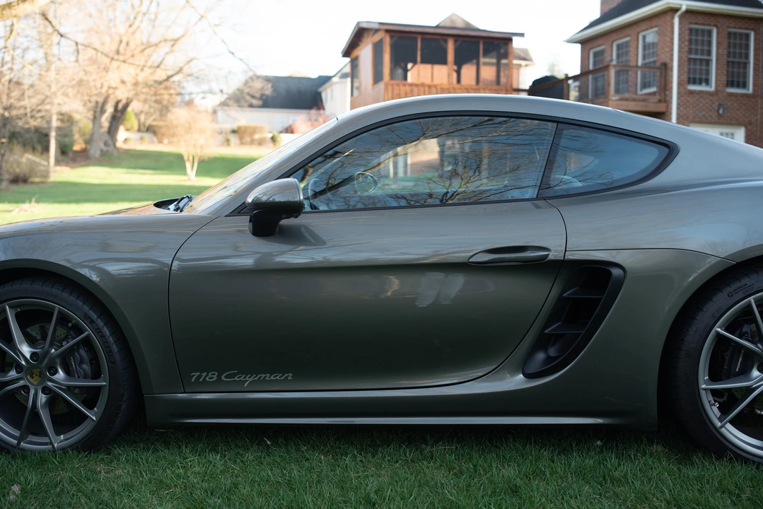 2021 Porsche 718 Cayman - Image 26 of 31