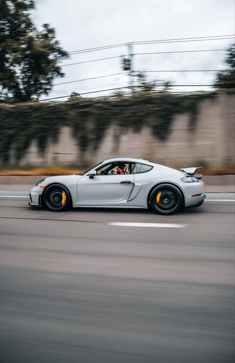 2021 Porsche 718 Cayman GT4 - Image 3 of 18