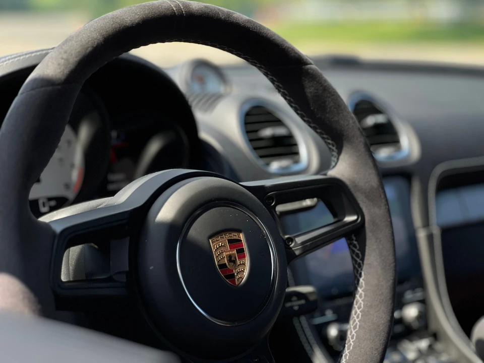 2021 Porsche 718 Cayman GT4 - Image 13 of 18