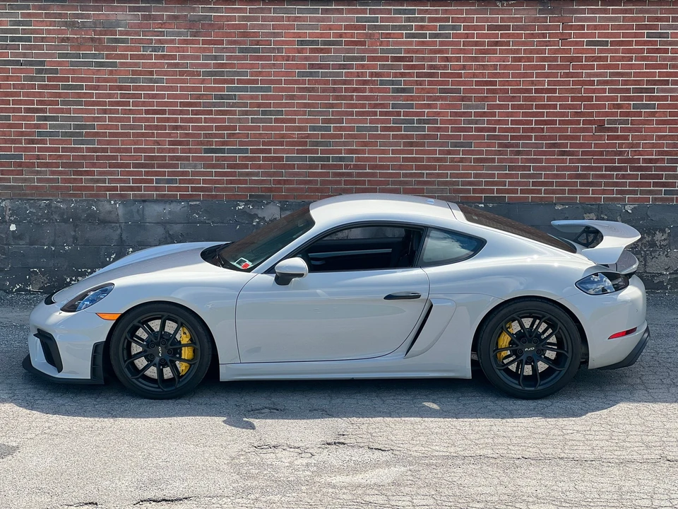 2021 Porsche 718 Cayman GT4 - Image 2 of 18