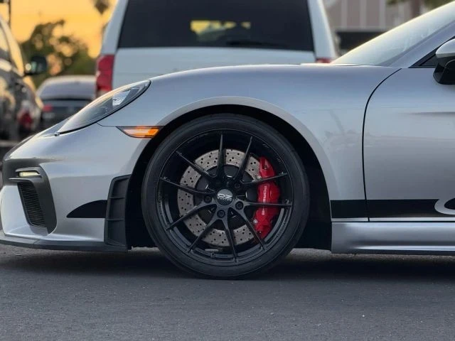 2021 Porsche 718 Cayman GT4 - Image 9 of 12