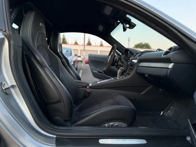 2021 Porsche 718 Cayman GT4 - Image 19 of 21