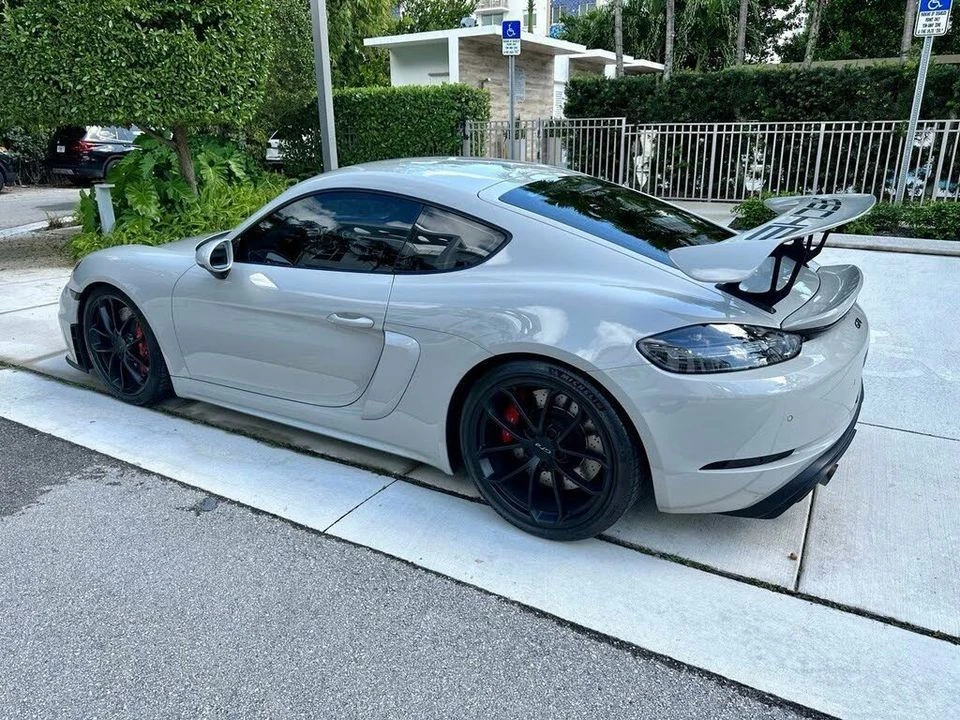 2021 Porsche 718 Cayman GT4 - Image 5 of 13