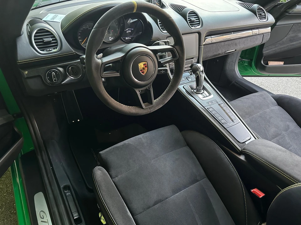 2021 Porsche 718 Cayman GT4 - Image 13 of 16