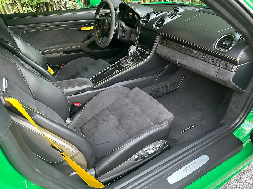 2021 Porsche 718 Cayman GT4 - Image 12 of 16