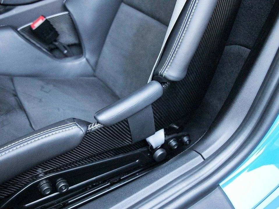 2021 Porsche 718 Cayman GT4 - Image 13 of 14