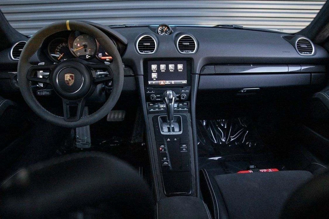 2021 Porsche 718 Cayman GT4 - Image 8 of 14