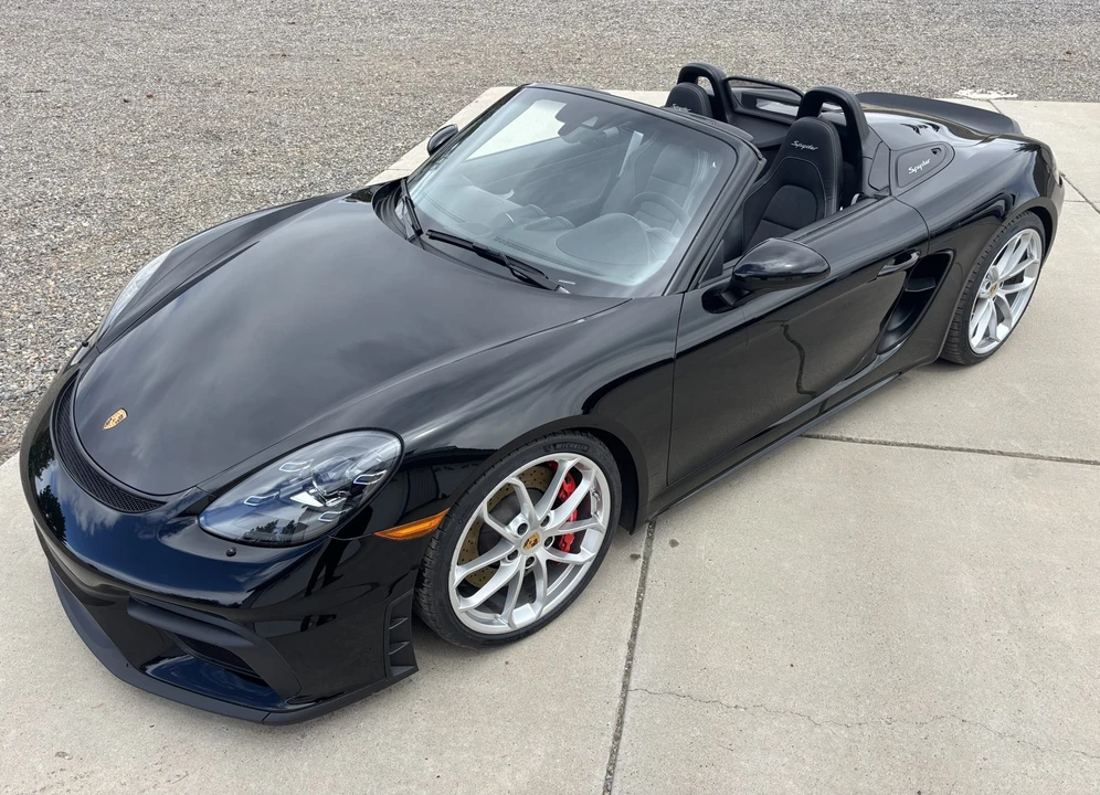 2021 Porsche - Image 2 of 31