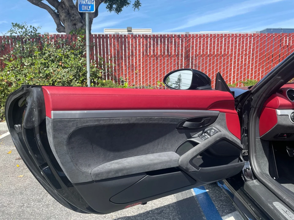 2021 Porsche 718 Boxster Spyder - Image 16 of 17