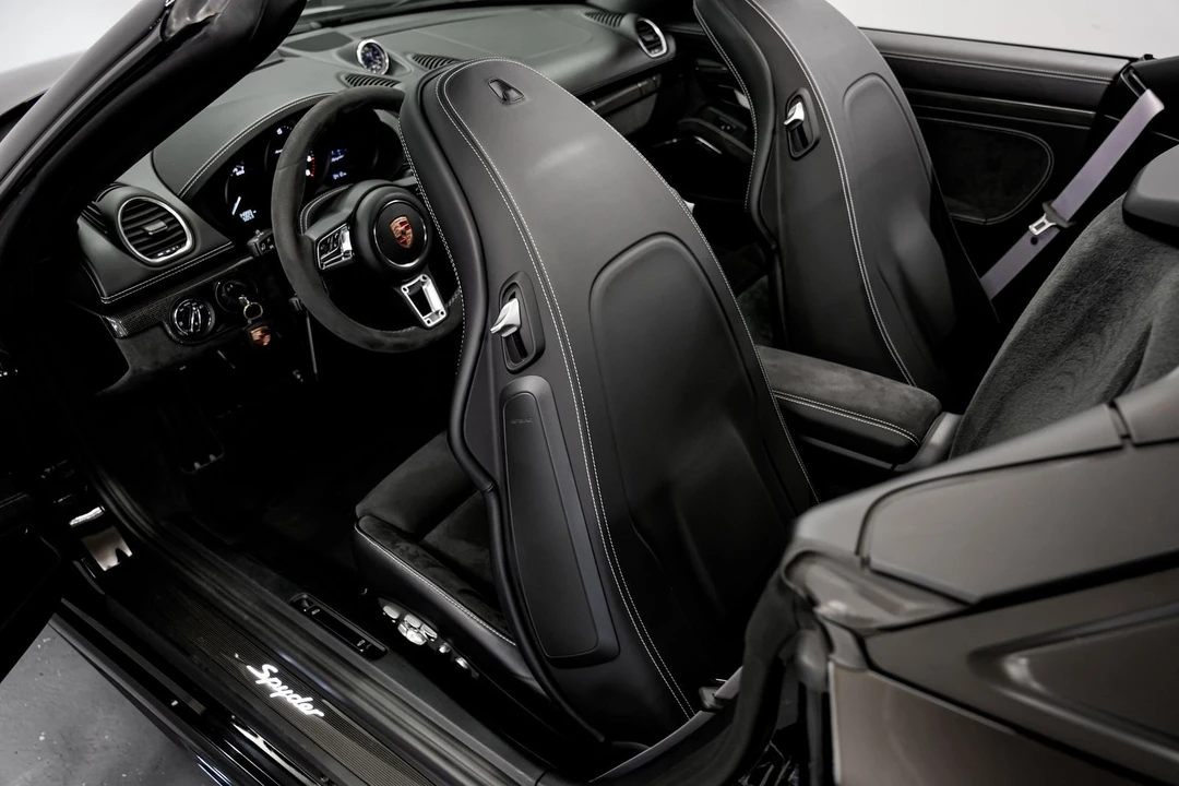 2021 Porsche Boxster - Image 22 of 31