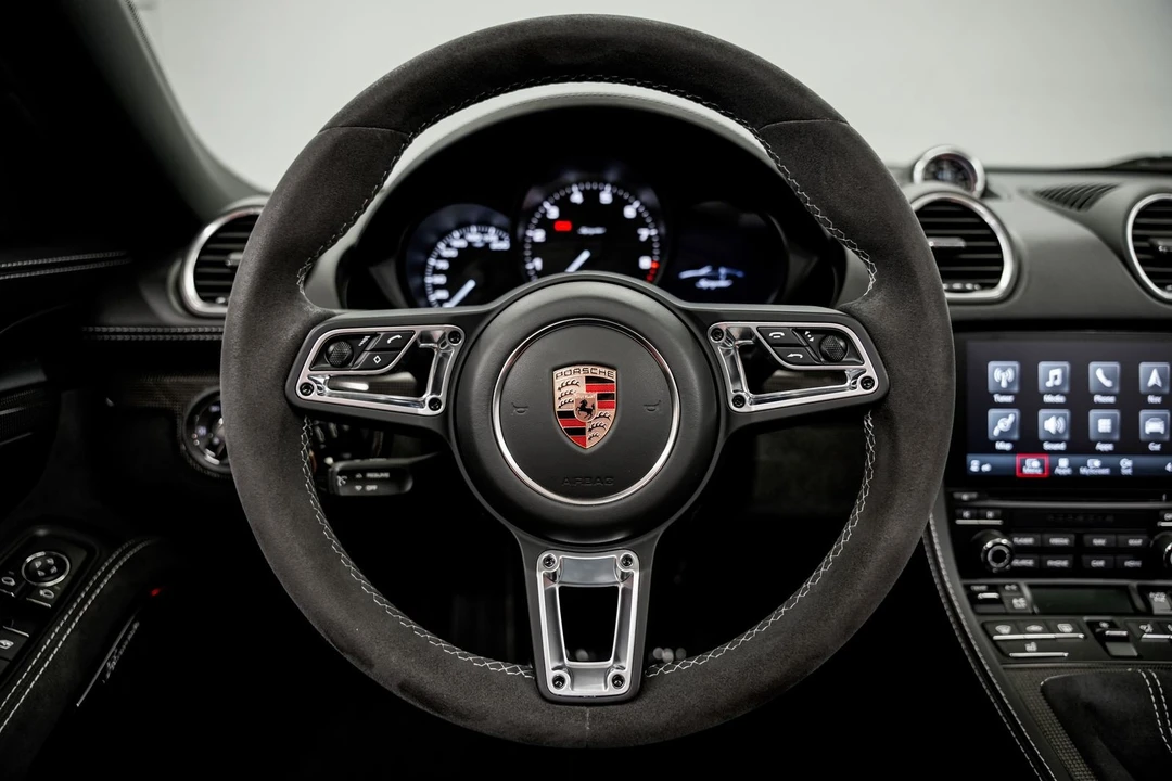 2021 Porsche - Image 11 of 31