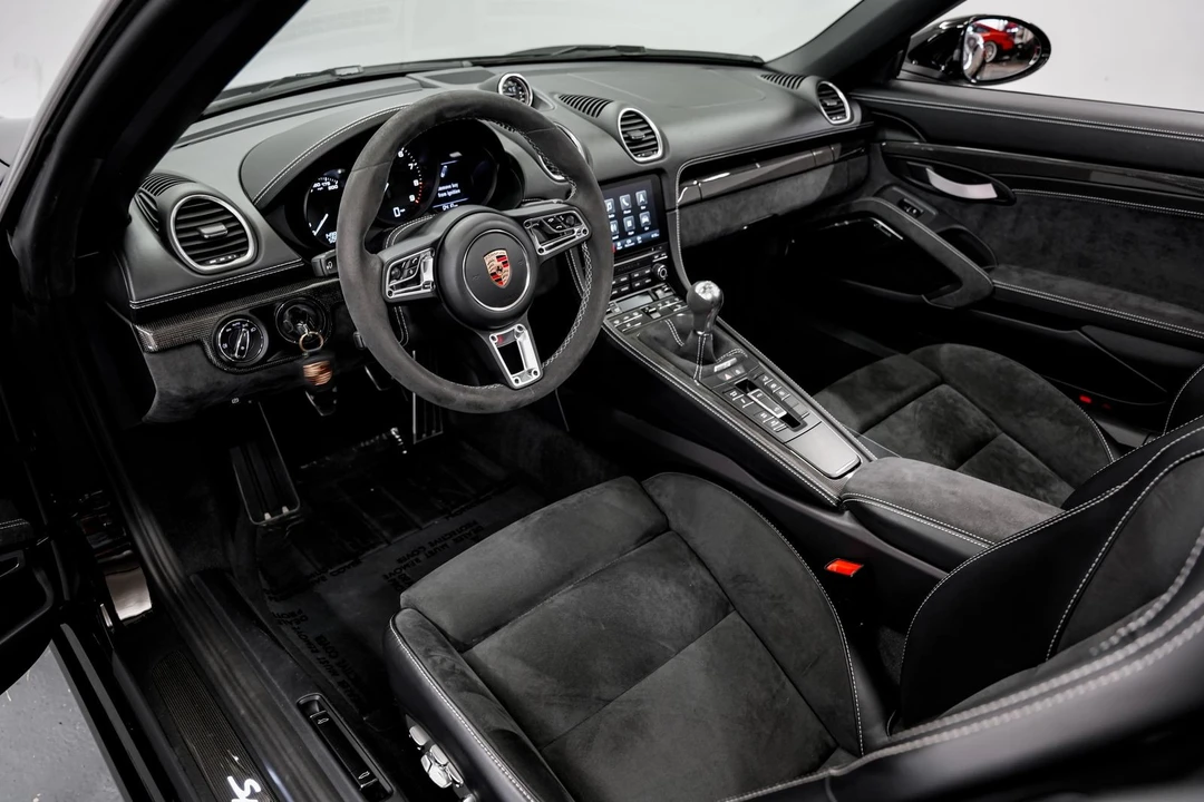 2021 Porsche - Image 10 of 31