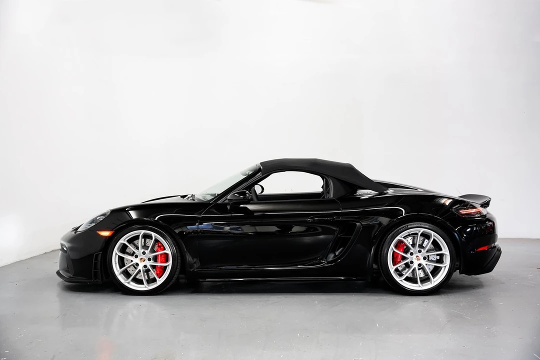 2021 Porsche - Image 8 of 31