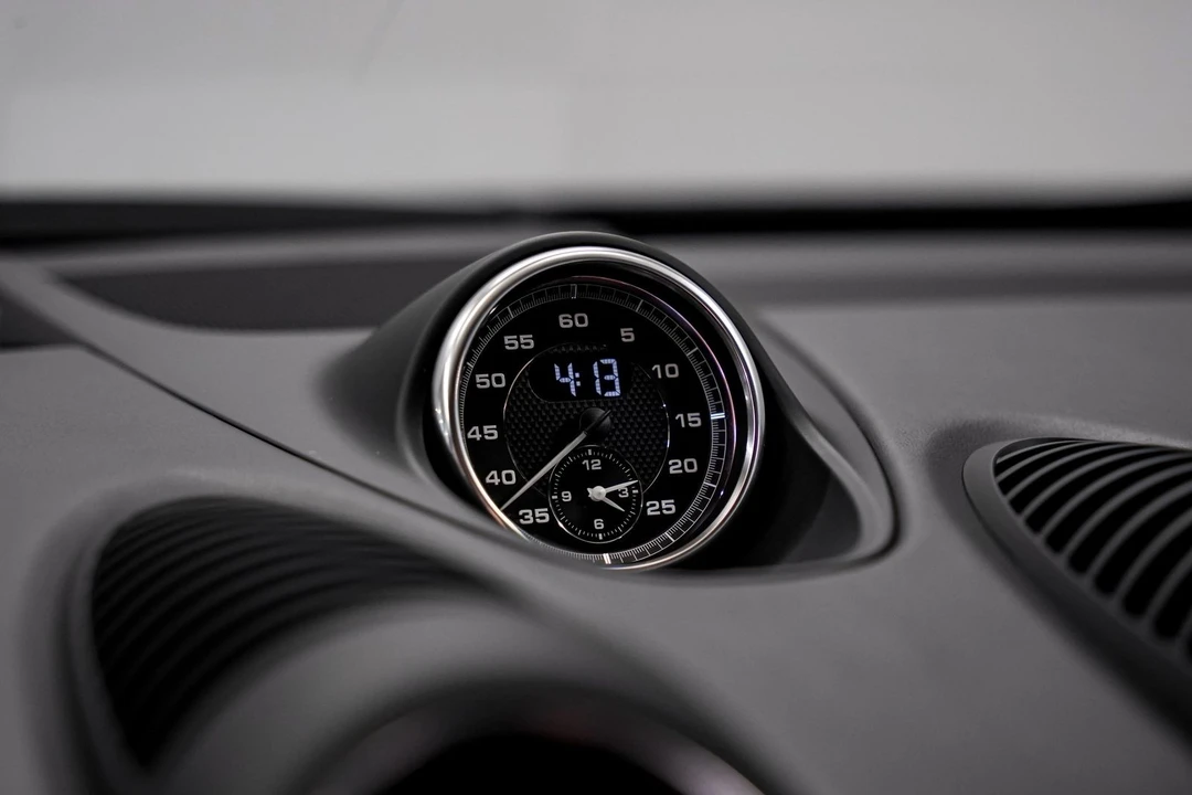 2021 Porsche - Image 14 of 31