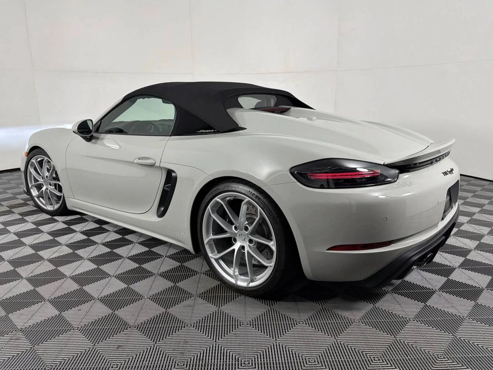 2021 Porsche 718 Boxster Spyder - Image 3 of 5
