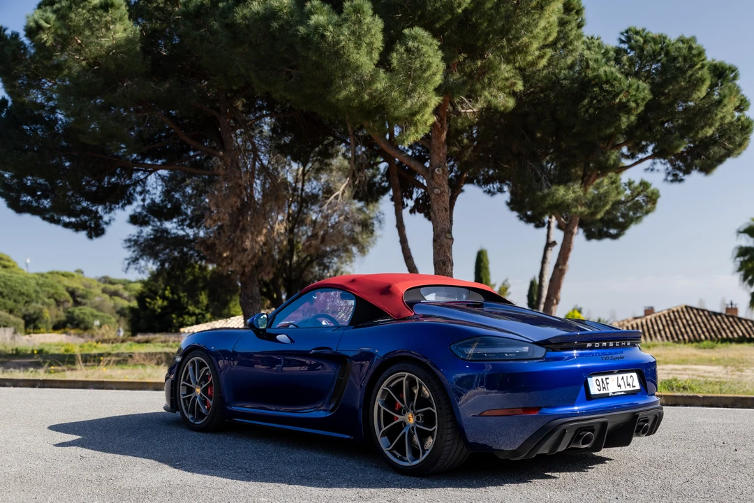 2021 Porsche 718 Boxster Spyder - Image 18 of 31
