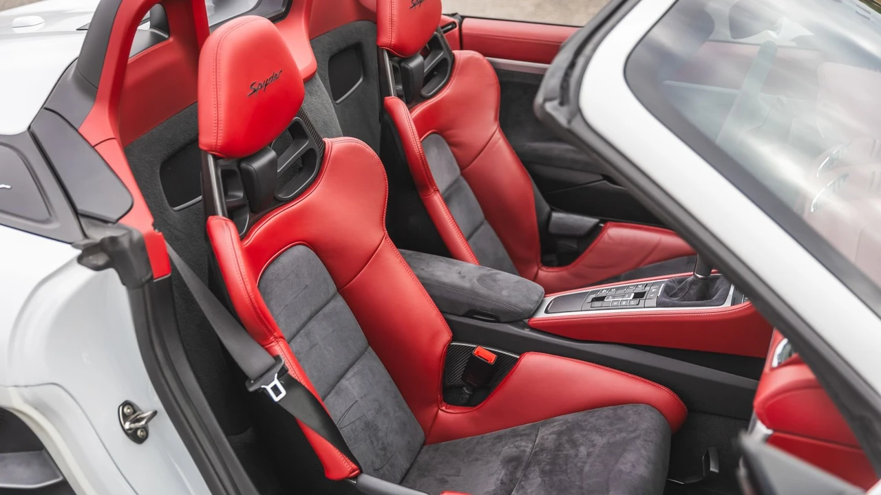 2021 Porsche 718 Boxster Spyder - Image 8 of 31