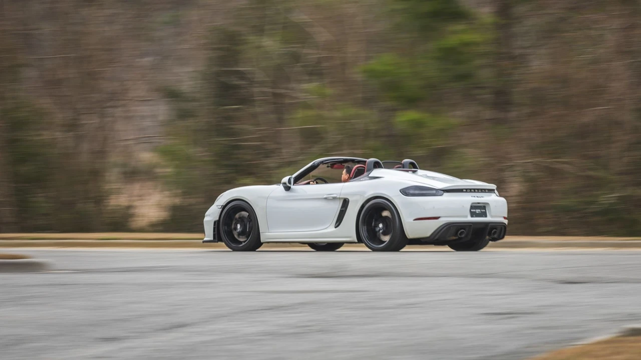 2021 Porsche 718 Boxster Spyder - Image 24 of 31