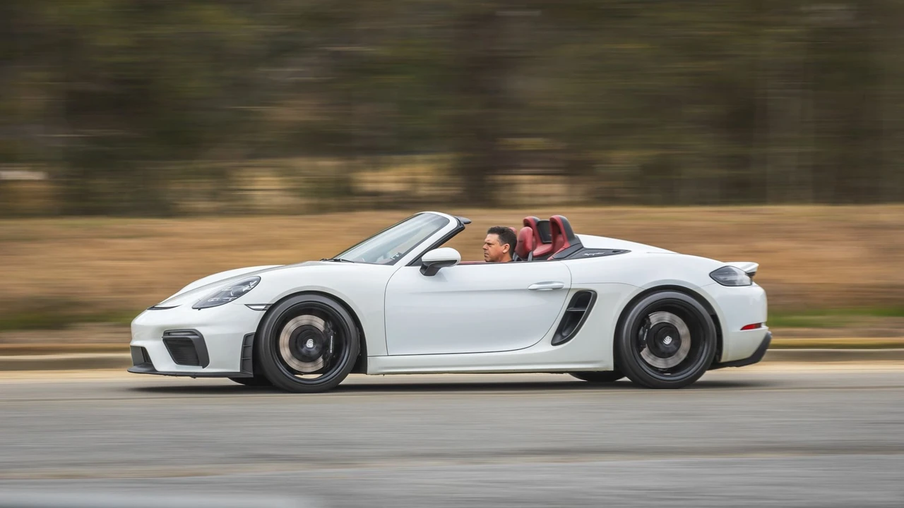 2021 Porsche 718 Boxster Spyder - Image 11 of 31