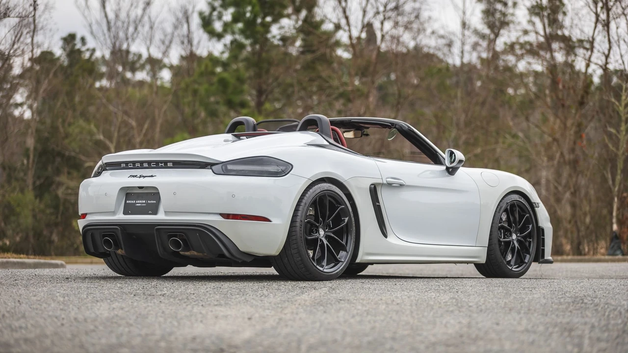 2021 Porsche 718 Boxster Spyder - Image 10 of 31