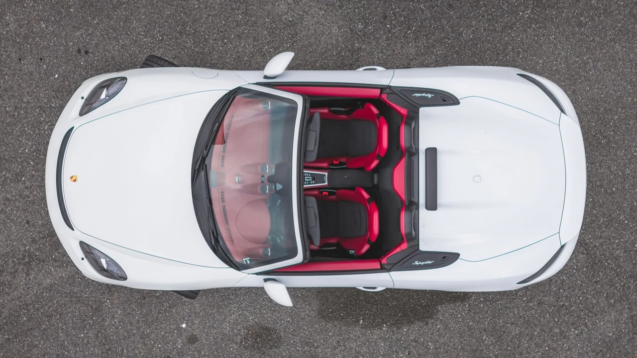 2021 Porsche 718 Boxster Spyder - Image 14 of 31