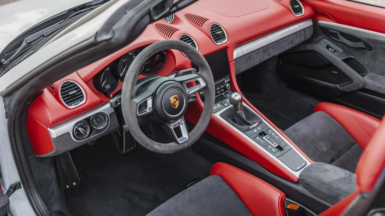 2021 Porsche 718 Boxster Spyder - Image 6 of 31