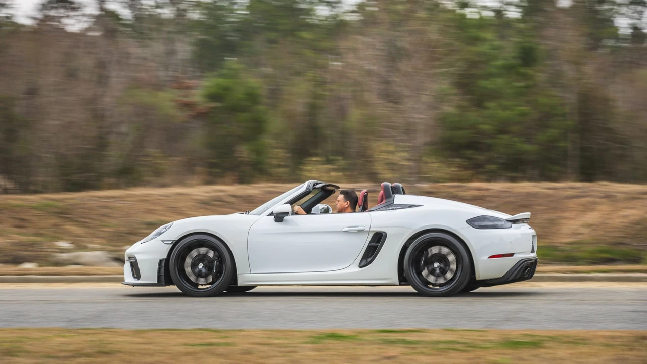 2021 Porsche 718 Boxster Spyder - Image 25 of 31