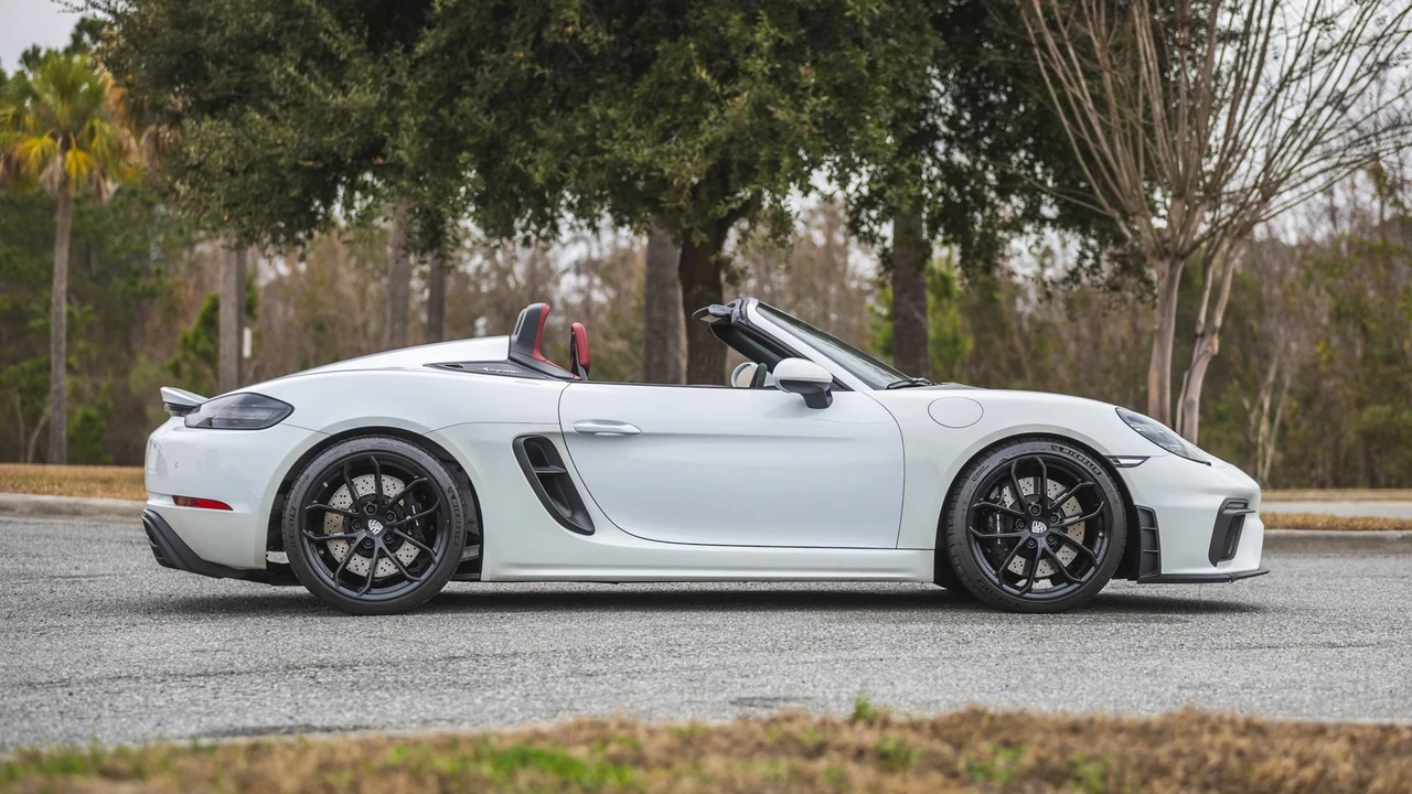 2021 Porsche 718 Boxster Spyder - Image 3 of 31