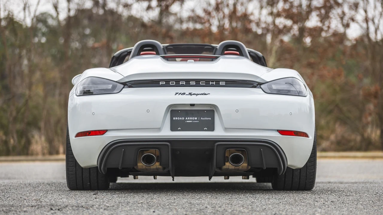 2021 Porsche 718 Boxster Spyder - Image 4 of 31