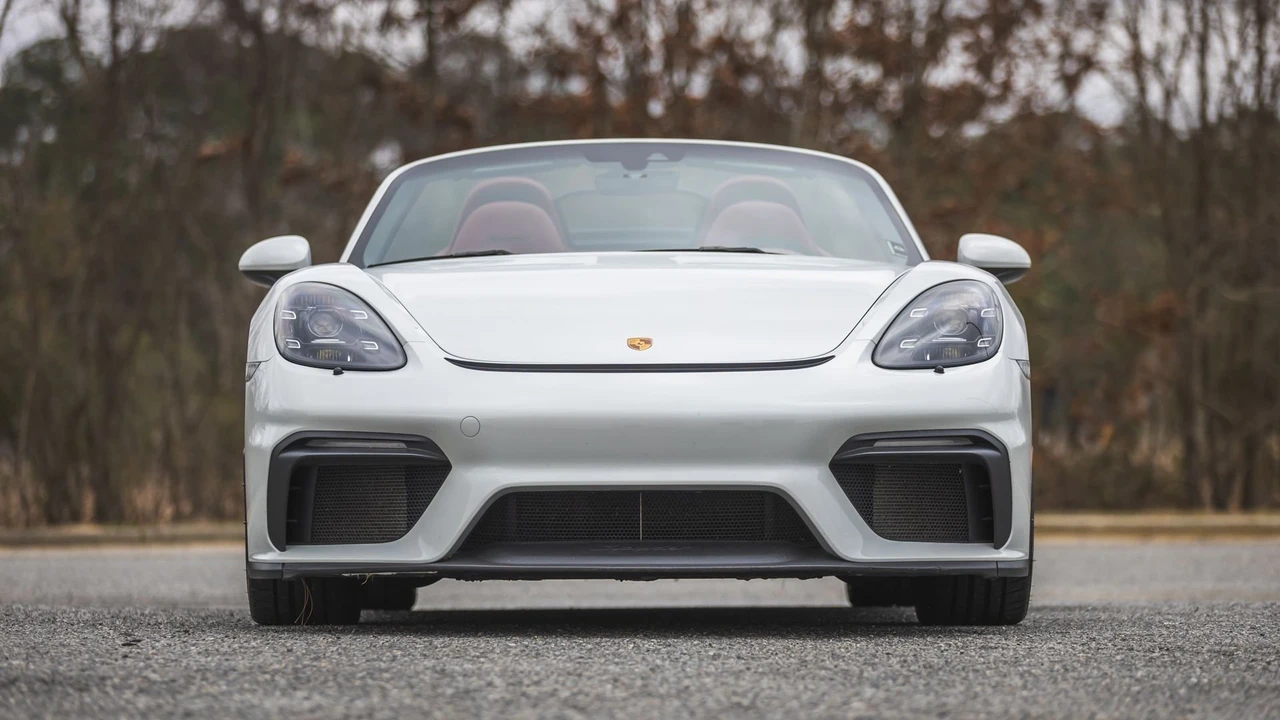 2021 Porsche 718 Boxster Spyder - Image 2 of 31
