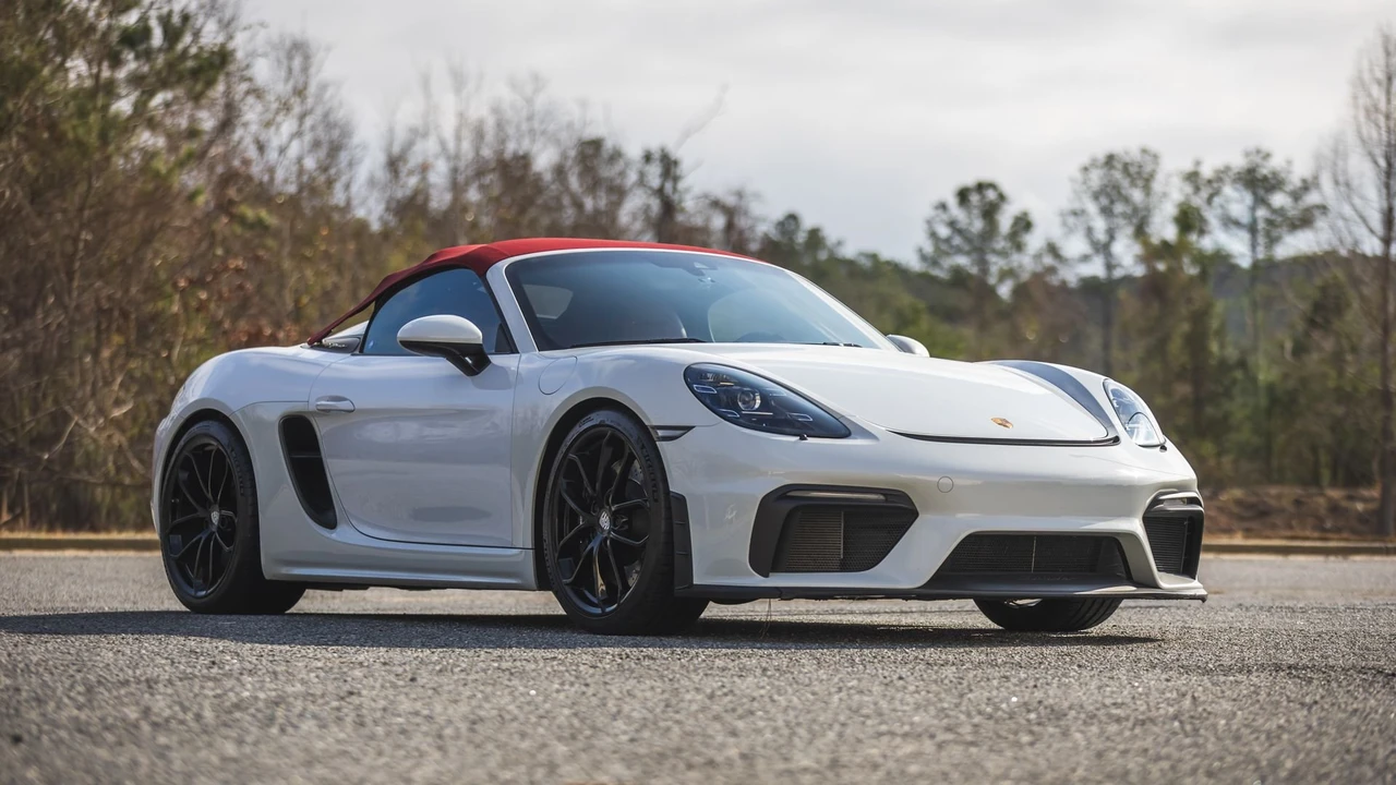 2021 Porsche 718 Boxster Spyder - Image 19 of 31